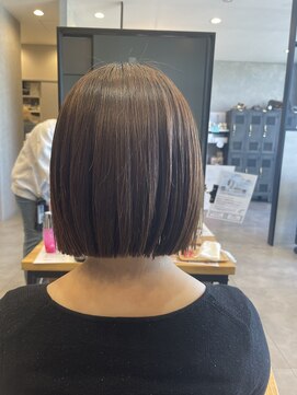 アチーブリス(achieve Liss) ナチュラル縮毛矯正ストレートヘア切りっぱなし小顔ミニボブ