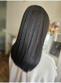 まとまり感抜群のミディアムスタイル