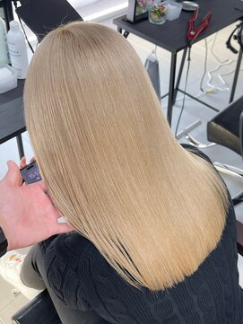 ロイス 神宮前(ROIS) ケアブリーチ/ミルクティーベージュ/髪質改善トリートメント/