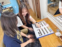 髪と肌になじむ“似合わせカラー”をご提案