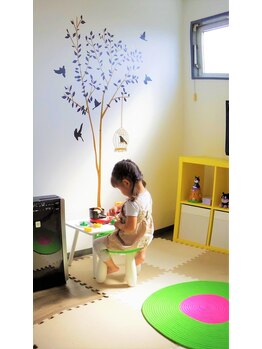 ルクステラスヘアサロン(Luxe Terrace hair salon)の写真/お子様と一緒に気兼ねなくご来店いただける、アットホームなサロン◇ママ・パパのお悩みを解決します！