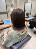 マットベージュ×切りっぱなしボブ