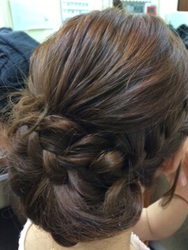 ゾーンヘア パーティーヘア