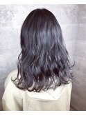 モノトーンアッシュ_フレンチグレージュ_ほつれウェーブ_ミディ