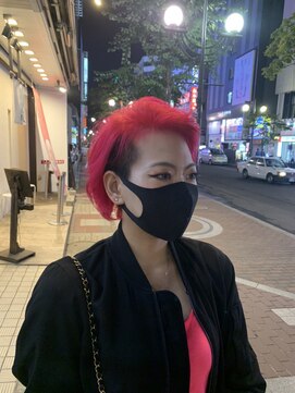 アスイン(asuin) 濃いピンクサイド刈り上げ