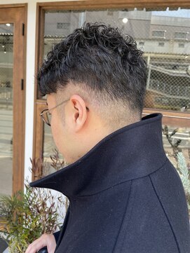 クルト バイ マルカ(KURT by MARUCA) ツーブロック刈り上げ毛先ワンカールナチュラル癖毛風パーマ