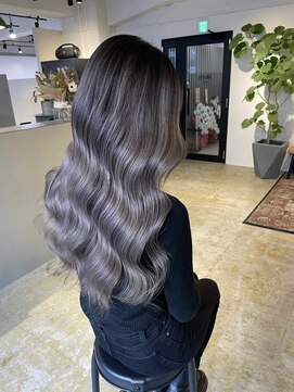 メリー オオサカ(Merly Osaka) 艶々！波巻きが似合うバレイヤージュ_ash black_