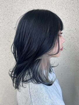 ヌークバイラヴェスト 四日市(neuk by lovest) ブルーブラック×ホワイトグレージュ