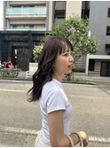 ブラウンカラーで落ち着いた女性に