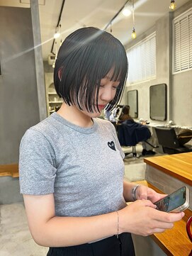 プール(POOL) 首元すっきり小顔ミニボブ