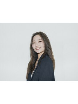 髪質改善トリートメントで髪本来の美しさを取り戻します。カラーやパーマの持ちも良くキレイなスタイルへ。