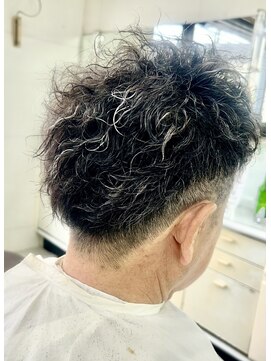 クリッパー (CLIP-PER) 流行のツーブロ と ツイスパ ちょい悪オヤジ!