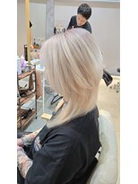 ウェーブ(WAVE)&nbsp;【ブリーチ】ハッシュカット/ホワイト/ウルフカット/レイヤー