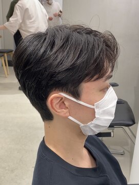 フィフス 栄(fifth) センターパート韓国風ダウンパーマツーブロックメンズヘア