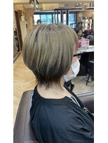 キャラ 池袋本店(CHARA)&nbsp;ショートボブから伸しながらウルフカットに！【ウルフ/大村】