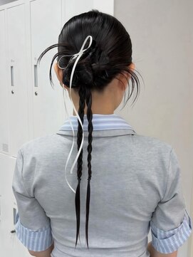 ロイオブジゼル(roi of GiseL) ヘアアレンジ カチモリ 編みおろしツイン お呼ばれ 結婚式