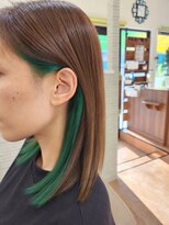 シード(Seed)&nbsp;ブリーチ1回→グリーン系　イヤリングカラー
