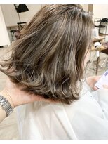 アリー 原宿 表参道(ALLY)&nbsp;[ALLY]ハイライト×グレージュ×切りっぱなしボブ