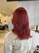プラス ファースト ヘア(Plus 1st)&nbsp;レッドカラー×ミディアム巻き