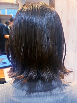 カミビトグロウ(kamibito glow) 20代30代40代髪質改善カラーショコラブラウン艶感外ハネミディ