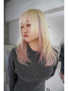 アドネ プライム(adne prime) ブロンドカラー/インナーカラー／ピンク/抜きっぱなしブロンド