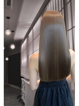 ティア(Tiia) 周りから褒められるプラチナムストレート