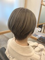 リュクスバトーバイトリコ 船橋南口店(Luxe BATEAU by tricot) オリーブ/ショート