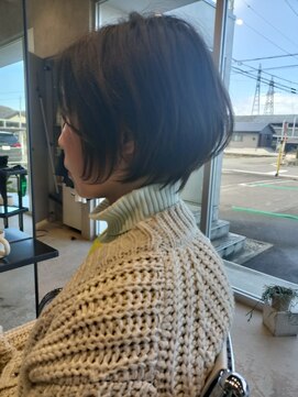 テン(Ten) 奥行きのあるショートスタイル