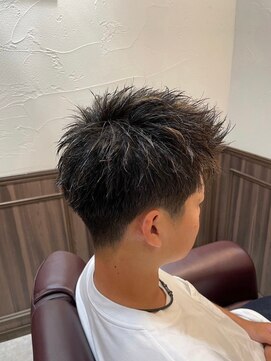 ミリオンバックス 神田店(Million Bucks) スパイキーショート/スペインカール<理容室>[メンズ/床屋/神田]