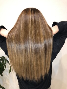 ルッソリベラ 池袋(Lusso libera) ストレートロング/ハイライト/艶髪