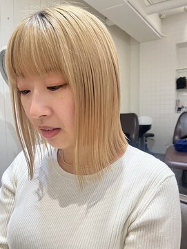 クラップス 杉田店(CLAPS) ハイトーン/ブロンド/ぱつっとボブ/長めボブ/顔まわりレイヤー