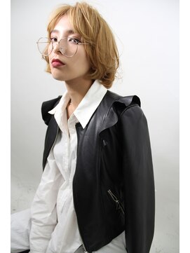 アイコニック 豊田店(ICONIQ) ハイトーンショートヘア