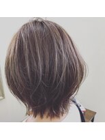 シィータ(THETA)&nbsp;ワンサイドショートブランジュセンシュアルショート大人かわいい