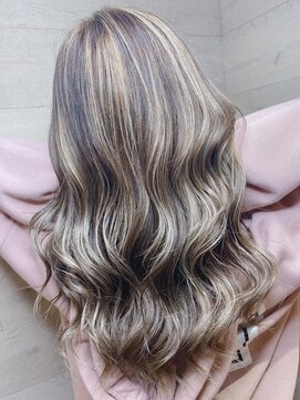 アルーシェ 平井(Alushe) ヨシンモリ『Ａｌｕｓｈｅ平井』