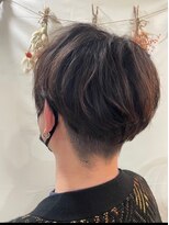 美容室 メザミー MESAMIES 刈り上げツーブロックマニッシュショート ブラウンカラー