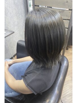 アール(R) 外ハネレイヤーミディアム