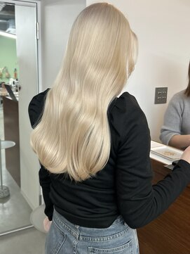 リヴ ウメダ(LIV umeda) ホワイトブロンド/ブリーチ/ダブルカラー【梅田】