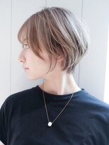 シオン(shion)&nbsp;ショートブリーチホワイトベージュおくれ毛_ba342212