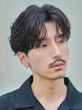 レタッチ バイ フィフス 銀座(RETOUCH by fifth) 銀座フェザーパーマセンターパート波巻きスパイラルパーマメンズ