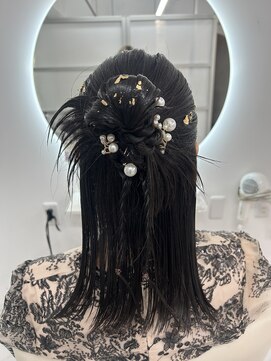 ビンナ(BINNA) カチモリハーフアップ