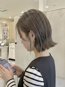 シュガー 仙台宮城野区(&Sugar) 外ハネボブ/オリーブグレージュ/切りっぱなし/前髪カット