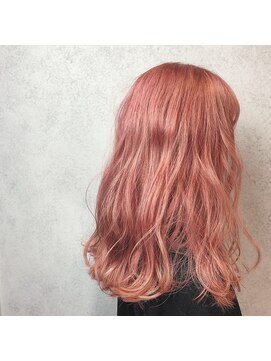 ヘアサロンM 新宿 ブリーチカラー×ピンク