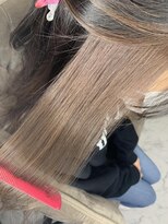 エスカーラ 表参道(THE ESCALA)&nbsp;ブリーチありのシアーベージュ【タビラマユミ】