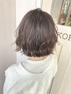 コレロ ヘアー(KORERO hair) ボブ×波巻き
