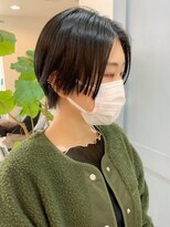 ベラ(Bella)&nbsp;大人可愛い前髪ありひし形耳かけハンサムショート20代30代40代