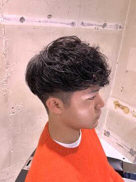 フランクスバーバーザスタンド(Frank’s barber the stand) スペインカールナチュラルショートメンズパーマF