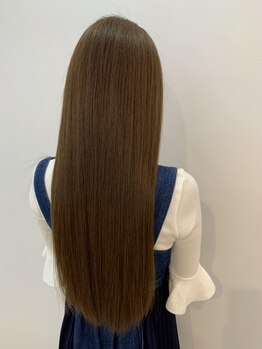 イーエムエー プレミアムビューティーサロン 栄店(e.m.a PREMIUM BEAUTY SALON)の写真/【髪質改善】一人一人の髪質やお悩みに合わせてトリートメントを選定◎思わず触りたくなる質感に♪