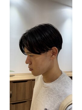 ダブルオオガキ (W-ogaki) ニュアンスパーマセンターパートツーブロックメンズパーマ