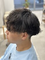 レヴィア(REVIA)&nbsp;メンズカットニュアンスパーマフェードカット眉毛カット