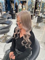 ラピス 渋谷本店(Lapis)&nbsp;ホワイトグレージュ/ブリーチカラー/ハイトーン